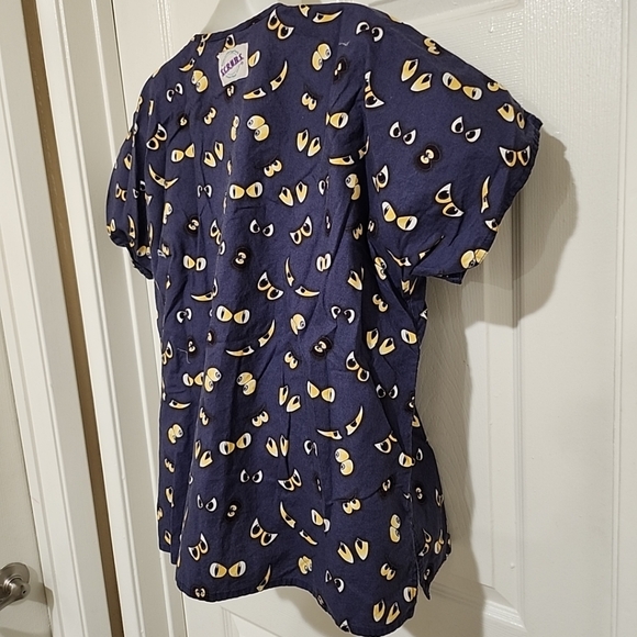 S.C.R.U.B.S. Women's Scrub Top Spooky Eyes Print V Neck Size Medium - Picture 8 of 9